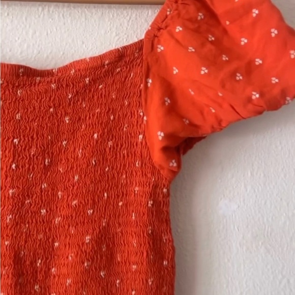 Japna Red Smocked Blouse with Puffed Short Sleeves - Picture 5 of 6